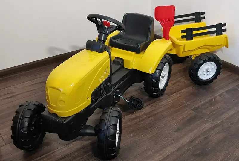 Traktor s vlečkou
